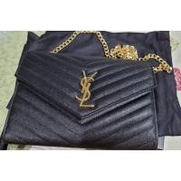 ราคา YSL Clutch Year 2022 ใช้งาน1ครั้ง Used Like New 20,000 บาท แถมโซ่คล้องสะพายข้าง (24678880087)