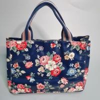 ราคา Cath Kidston ลายดอกไม้แดงขาวชมพู พื้นหลังสีน้ำเงิน ด้านในลายจุด ขาว (14457421386)