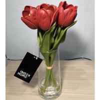 ราคา [สินค้า INDEX] ช่อดอกทิวลิปสีแดง 7 ดอกในแจกันแก้ว สินค้าคุณภาพ (13738522284)