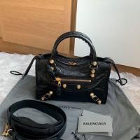 ราคา Kept unused ‼️ Balenciaga mini city สีดำ อะไหล่ทอง หมุดใหญ่ ซื้อมาเก็บค่ะ ไม่ได้ใช้งาน (3912432524)
