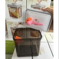 ราคา กระปุกนมผงสูญญากาศ ( ราคาประหยัด ) พร้อมที่ปาดนมผงและช้อนตวง ขนาดบรรจุปริมาณ 1700 ML (2055941260)