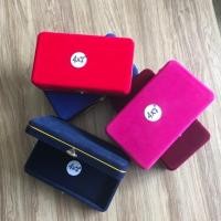 ราคา กล่องใส่เครื่องประดับ กล่องเครื่องประดับ กล่องกำมะหยี่ ขนาด4x7x1.7 นิ้ว แบบเรียบ มีหลายสี บรรจุขาย 1ชิ้น/แพ็ค (22319817447)