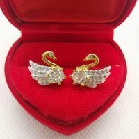ราคา ต่างหูหงส์ สีทองพลอยขาว พลอยฝังไม่ลอกไม่หลุด (4416605828)