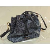 ราคา Calvin klein กระเป๋าสะพาย ทรงWomen มือสองของแท้ (49655673868)