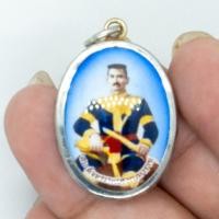 ราคา ล็อกเก็ตเลส สมเด็จพระนเรศวรมหาราช ประกาศอิสรภาพ ขนาด 3 ซม. ด้านหลังประทับยันต์ด้านหลัง (25025789093)