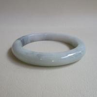 ราคา กำไลหยกพม่า Jadeite type A ทรงกลมท้องแบน ขนาดวงใน 58.4mm กว้าง 10.4mm สวมใส่ได้ทุกเพศ (24475750239)