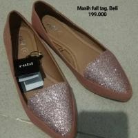 ราคา Preloved Flatshoes ยี่ห้อ Rubi (29040351996)