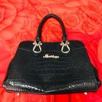 ราคา กระเป๋าทรงถือหนังแก้วสีดำ มือสอง (4502822587)