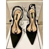 ราคา (มือ1) รองเท้าลิน (lyn size.37 สีดำ) สินค้าแท้จาก shop 100% (13830493741)