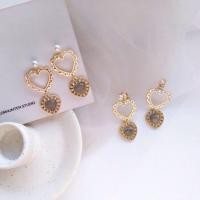 ราคา (เจาะหู / แบบหนีบ) ต่างหูหัวใจขอบลายลูกไม้ (2455540232)