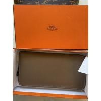 ราคา กระเป๋าตังHermes silk in long wallet gold epsom อปกกล่อง ตามสภาพดูได้ (14731914265)