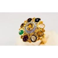 ราคา (R55 ชื่อแบบ “มหาหงส์”) : แหวนนพเก้าทรงชูยอดมณฑปประดับพลอยเม็ดยอดบุษราคัมบางกะจะแท้ ล้อมด้วยเพชรแท้ (Yellow Sapphire) (4762802669)