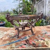 ราคา พานหรือฐานอะไรไม่แน่ใจ งานทองเหลืองชุบเงิน มีตอกหลายจุด ลวดลายสวยงายยุโรป (42978445906)