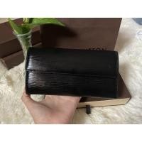 ราคา Uesd Louis Epi sarah 6 การ์ด แท้100% ปี04 ลายไม้ มี กล่อง ถุงกระดาษหลุยส์แท้ ต่อรองราคาได้นิดหน่อยค่ะ มีสินค้าพร้อมส่ง (6146256643)