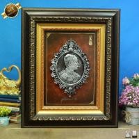 ราคา รูปหล่อพระบาทสมเด็จพระจุลจอมเกล้าเจ้าอยู่หัว ร.5ขนาดกรอบพร้อมรูปภาพ กว้าง53cm x สูง66cmx ตีกล่องลงลึก7cm(กรอบรูป 2 ชั้น) (12204668667)