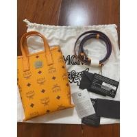 ราคา แท้..สีส้ม มือ1NEW**MCM MINI ESSENTIAL CROSSBODY BAG (10225831070)