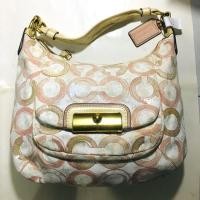 ราคา นาทีทอง[ของแท้%] กระเป๋าบอดี้ Coach มือ 2 แท้ % ผ้า สีชมพูอ่อน แท้สภาพนางฟ้า (3710075095)