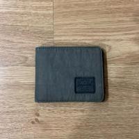 ราคา กระเป๋าตังค์ herschel มือสอง (26071272196)