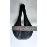 ราคา เบาะจักรยานรางคาร์บอนน้ำหนักเบา ทรงยอดฮิต กว้าง 143 mm. (10365194509)