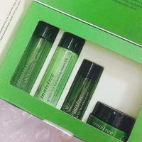 ราคา จำกัด 2 กล่อง/ออเดอร์ Innisfree Green Tea Special Kit (4 Items) (666670831)