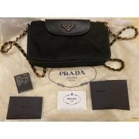 ราคา prada tessuto nylon crossbody มือสอง อุปกรณ์ครบตามในรูปเลยค่ะ (7745192731)