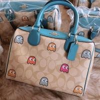 ราคา COACH MINI BENNETT SATCHEL IN SIGNATURE CANVAS WITH PAC-MAN GHOSTS PRINT (COACH F73067) (2307051774)