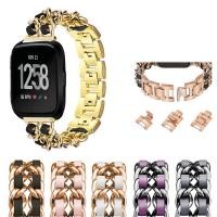 ราคา สแตนเลสสตีลสายโซ่คู่สําหรับ Fitbit Versa Lite SE Versa 2 3 4 Sense 2 หนังสานผู้หญิงผู้ชายแฟชั่นสร้อยข้อมือ (48850796698)