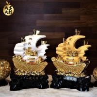 ราคา (เสริมการค้าขาย) เรือสำเภาจีนสีขาว สีทองพ่นทราย ขนกระถางทองฐานขอนไม้ ขนาด 12 นิ้ว (15806861355)