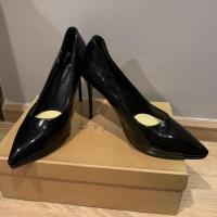 ราคา รองเท้าส้นเข็มหนังแก้ว size 38 (7433872107)