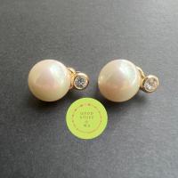 ราคา *หายาก* ต่างหูมุกแบบหนีบ วินเทจ Diorเยอรมัน แบรนด์แท้ สวยมากค่ะ (18992986563)