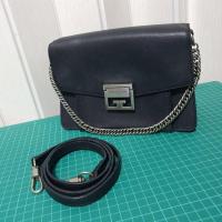 ราคา กระเป๋า Givenchy Small GV3 Bag In Leather With Silver-Tone Hardware Black (29968445300)