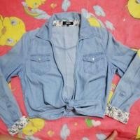 ราคา เสื้อคลุมยีนส์​ ผูกเอว​ OZOC.​38.มือสอง (2381851601)
