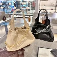ราคา กระเป๋า Charles & Keith รุ่น Ally Ruched Slouchy Bag : CK2-10151320 แท้จากชอป พร้อมถุงกระดาษ (21384688655)