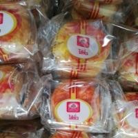 ราคา ขนมเปี๊ยะ,หมี่กรอบ,ขนมโบราณหาทานยาก (23281847295)