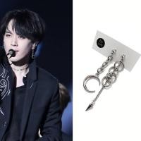 ราคา byyumGOT7 Yugyeom,Youngjae wearing [Unbalance Moon Earrings] Handmade products in Korea (10627485723)