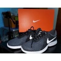 ราคา #ของเเท้SHOPไทย Nike Men's Revolution 4 Shoes - Black (43EU) คู่สุดท้าย (15423288572)