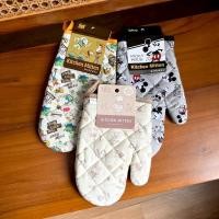 ราคา ห้องครัว Mitten Daiso ญี่ปุ่นถุงมือทําอาหารทนความร้อน Pooh Mickey Toy Story อุปกรณ์ทําอาหารการ์ตูนที่ไม่ซ้ํากันตัวอักษรน่ารักของขวัญ (53206245315)