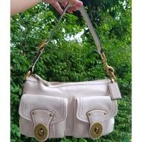 ราคา Coach Vintage White Leather Legacy Turnlock Bag รุ่นหนังแท้สีขาว (52401413448)