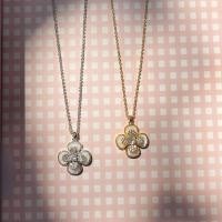ราคา Kissmebythesun - Diana Necklace | สร้อยคอจี้ดอกไม้ ชุบทองคำขาว 14k (26131874368)