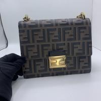 ราคา [BU220503642] Fendi / Kan U Crossbody Bag (19808128916)