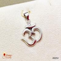 ราคา จี้เงินแท้ จี้โอมแบบเกลี้ยง งานรมดำ (JS0252) (241449717)