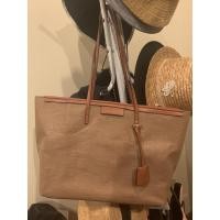 ราคา ส่งต่อกระเป๋า charles and keith แบบสาน ถูกที่สุดแล้วจ้าแม่ (8226332222)