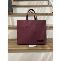 ราคา Freitag cake f704 ใช้งานน้อย แค่ใช้ถ่ายรูป ของแท้ 100% 1 of 300 ใบ เค้กเยอรมัน (8015697654)