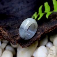 ราคา แหวนหยกขาวอมเทาติดเหลืองทรงปลอกมีด Size :58mm. (25042934794)