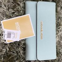 ราคา ขายเท!!! กระเป๋าสตางค์ สีเขียวมิ้นท์ Michael Kors (5633489892)