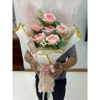 ราคา ช่อดอกกุหลาบ (ช่อดอกกุหลาบ สีชมพูทูโทน ช่อใหญ่ 6 ดอก 199 บาท กุหลาบปัจฉิม ดอกไม้รับปริญญา งานแต่ง งานมงคล (27282057269)