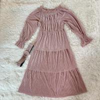 ราคา มือสอง ส่งต่อ เดรสสีชมพูแขนตุ๊กตายาว ทรงเปิดไหล่ ผ้ากำมะหยี่ร่อง เดรสงานป้าย ส่งต่อเดรส เดรสมินิมอล (7895124767)