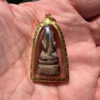 ราคา พระปิดตาไม้แกะหลวงปู่รอด วัดโคนอน(พระอาจารย์ของหลวงปู่เอี่ยมวัดหนัง) หลังจารเต็ม เลี่ยมทองคำแท้พร้อมบูชาได้เลย (23567011615)