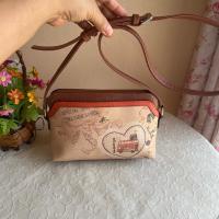 ราคา Sonovi แท้ครอสบอดี้ ทรงโดม 3 ช่องใช้งานสภาพดีสวยซับในสะอาดมากสายยาวแท้ ขนาด 8.5 นิ้วกว้าง 3 นิ้วสูง 6 นิ้ว 550 บาท (43651300401)