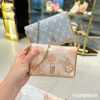 ราคา Lyn กระเป๋าสตางค์ใบสั้น มีโค้ดลด30% sanna bifold wallet พร้อมสายยาวสะพายข้าง ถุงผ้า ฤุงกระดาษ ของแท้จากชอป (41567328317)